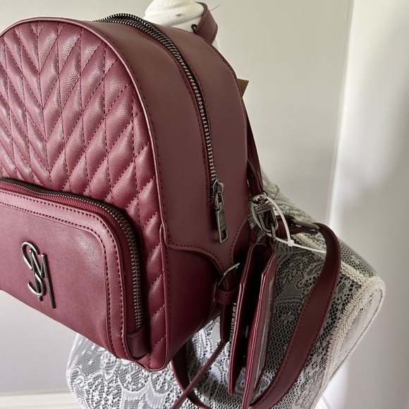 BNWT Steve Madden  Backpack with CC holder,  front pocket and adjustable straps - Picture 11 of 11